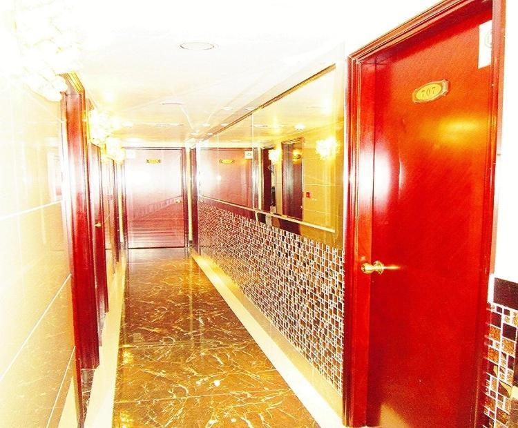 New Chung King Mansion Guest House - Tower C Hongkong Buitenkant foto