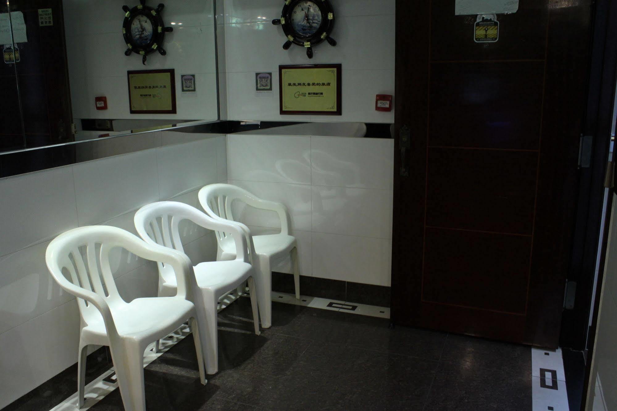 New Chung King Mansion Guest House - Tower C Hongkong Buitenkant foto